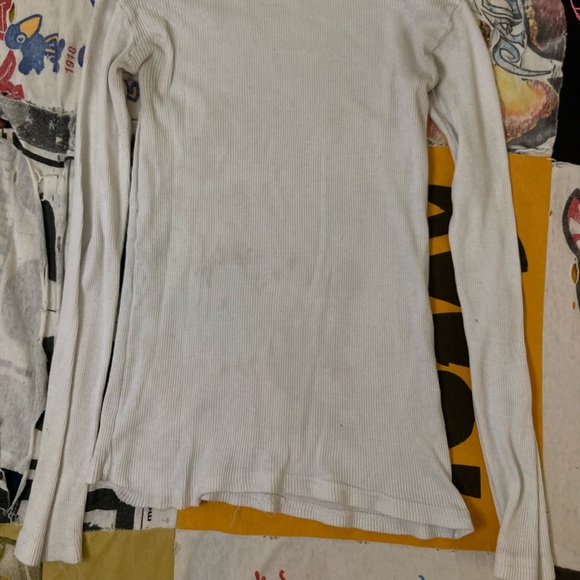 Simple white turtle neck - Picture 3 of 3